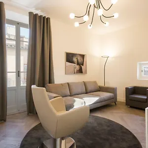 - Duomo Contemporary Apartment